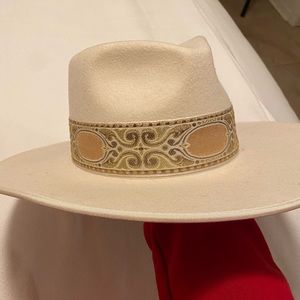 Women’s Ivory Wool Brim Felt Hat